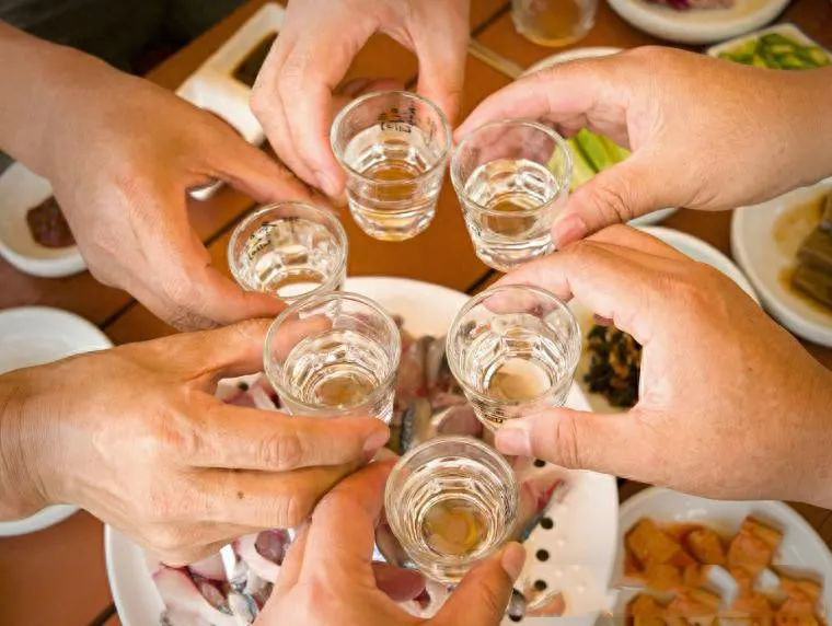 醫(yī)生坦言：男性如果長期不飲酒，一段時間后，身體會出現(xiàn)5大變化