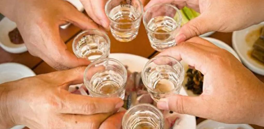 醫(yī)生坦言：男性如果長期不飲酒，一段時間后，身體會出現(xiàn)5大變化