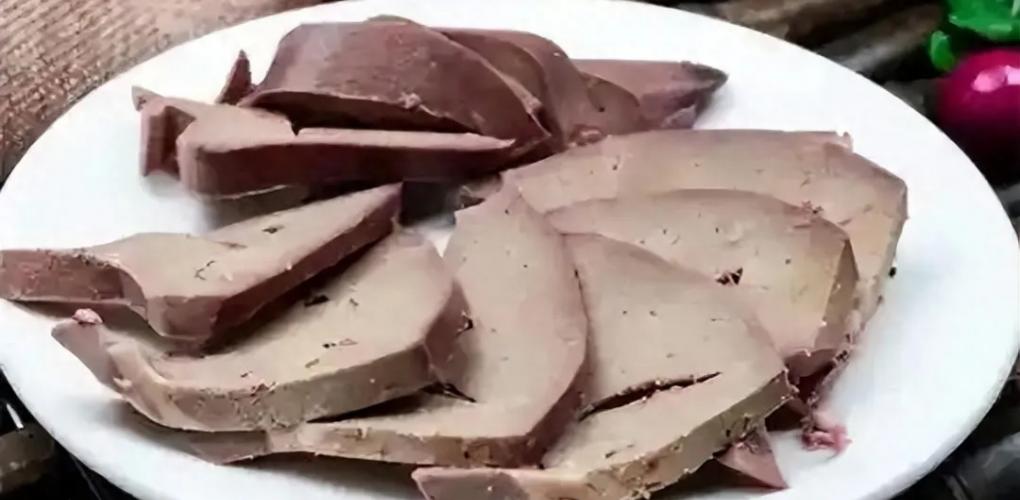 痛風(fēng)患者不能吃豬肉？醫(yī)生提醒：寧愿餓著，也別多吃這幾種肉類！