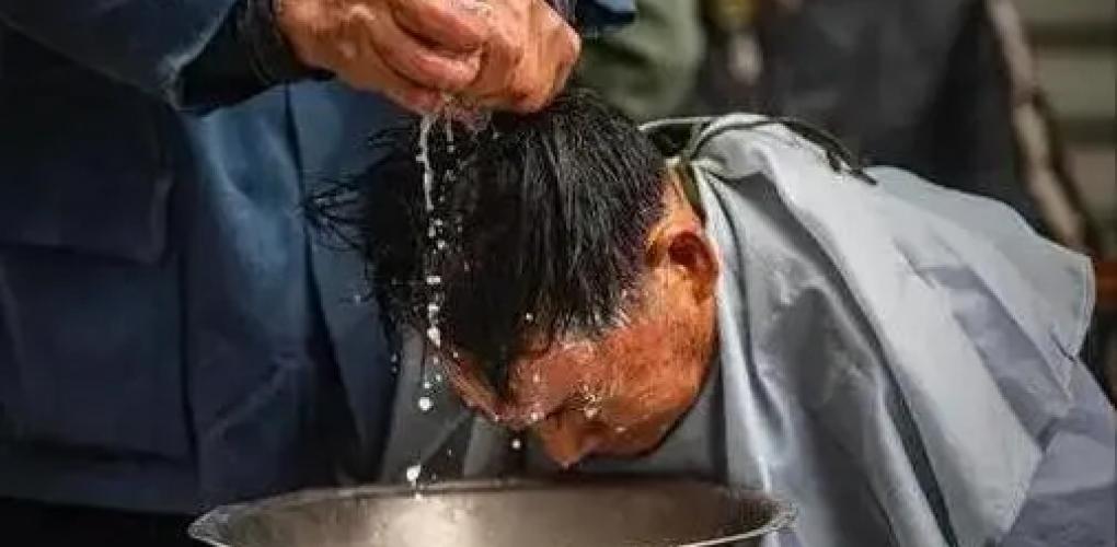 老年人洗頭太多容易中風(fēng)？過(guò)了50歲洗頭要特別注意？看了才醒悟