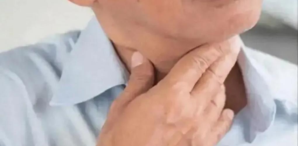 調(diào)查發(fā)現(xiàn)：甲狀腺問題除了脖子腫，還有這4個癥狀，建議盡早檢查