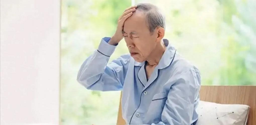 洗澡可能影響壽命！醫(yī)生再三提醒：50歲后，避免洗澡“4種惡習(xí)”