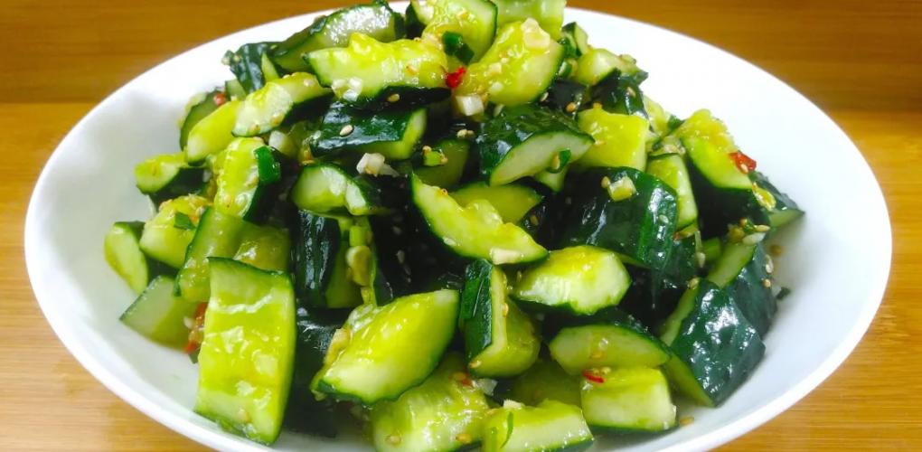 黃瓜大量上市！醫(yī)生：黃瓜雖好，但患這3類疾病的人謹(jǐn)慎食用