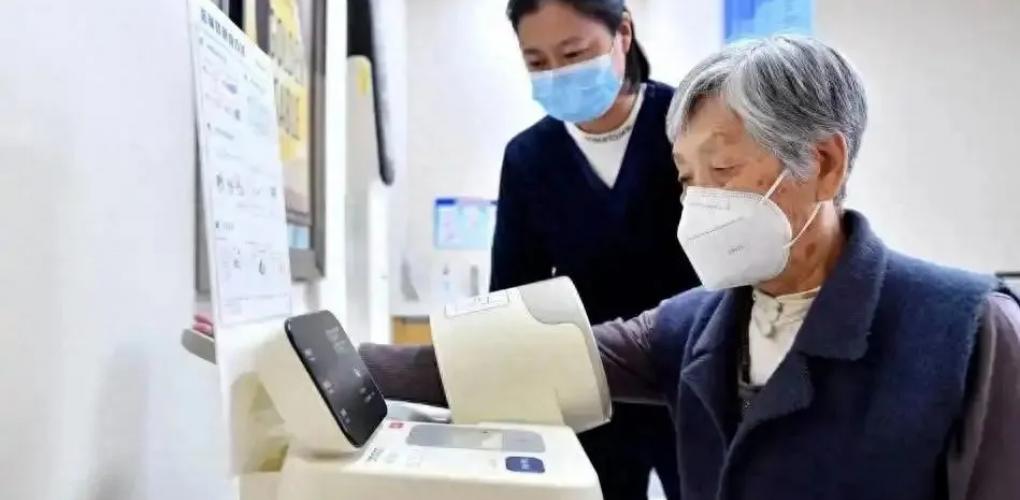 醫(yī)生發(fā)現：經常曬太陽的高血壓患者，不用多久，身體或有3大變化