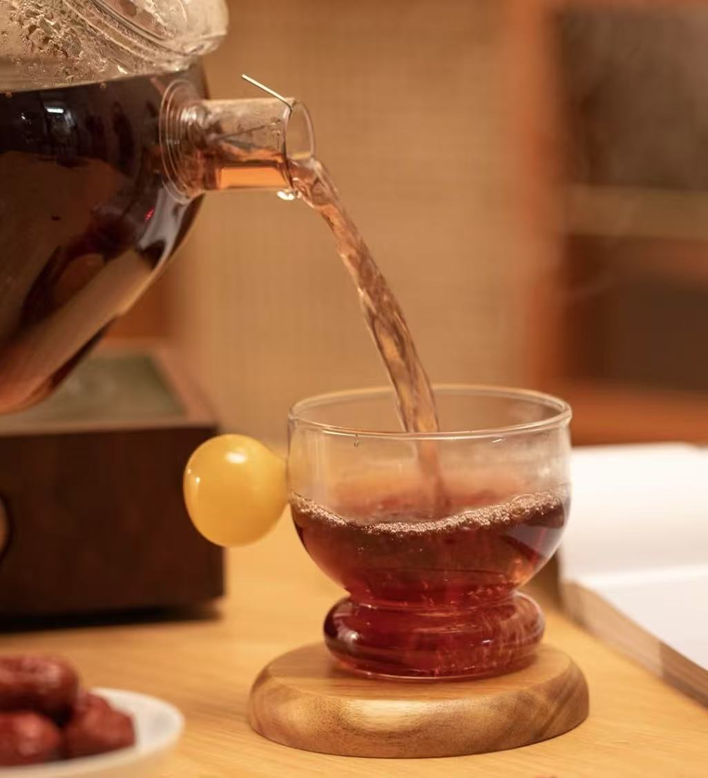 夏日茶語：杯盞之間的清涼哲學(xué)