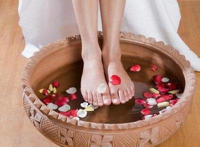 泡腳養(yǎng)生，溫暖從腳起——足浴的保健妙用