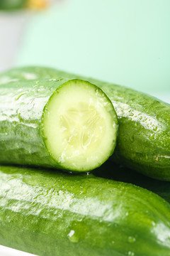 生吃黃瓜，是便秘殺手？醫(yī)生直言：生吃黃瓜，或還會(huì)有這3點(diǎn)好處